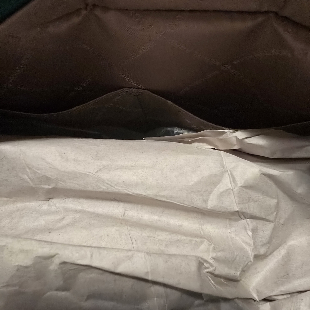 BRAND NEW Michael Kors Tote - Picture 8 of 8